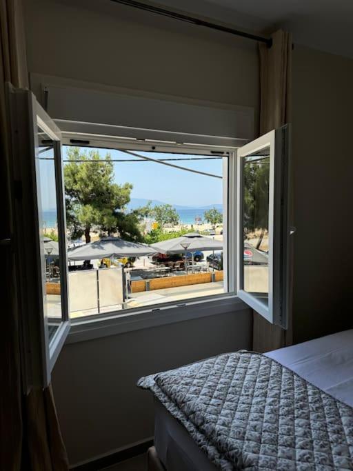 Ofrínion Seaviewapartment מראה חיצוני תמונה