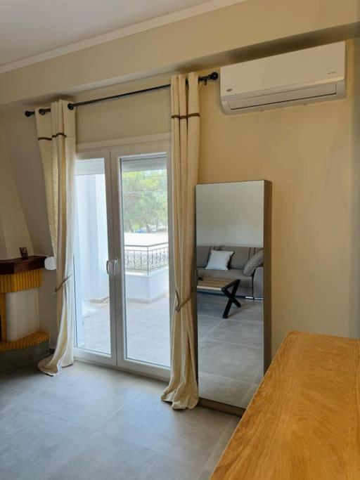 Ofrínion Seaviewapartment מראה חיצוני תמונה